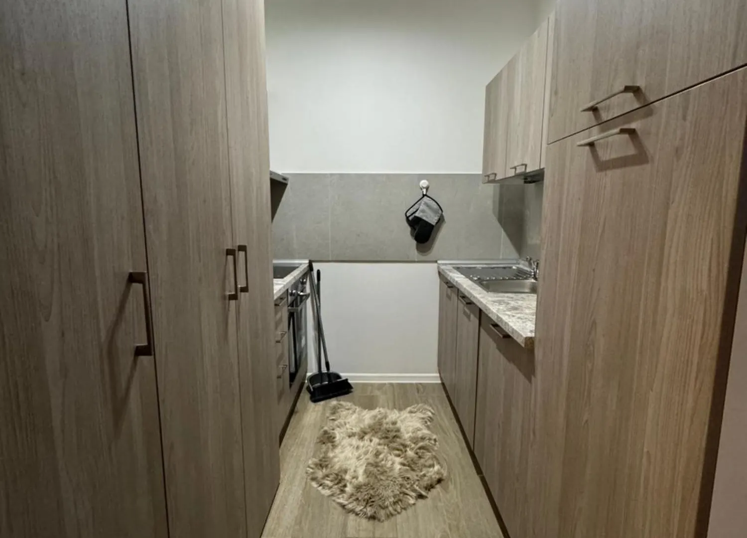 Elegant Escape 2 Apartman Bukarest 0*,  Románia